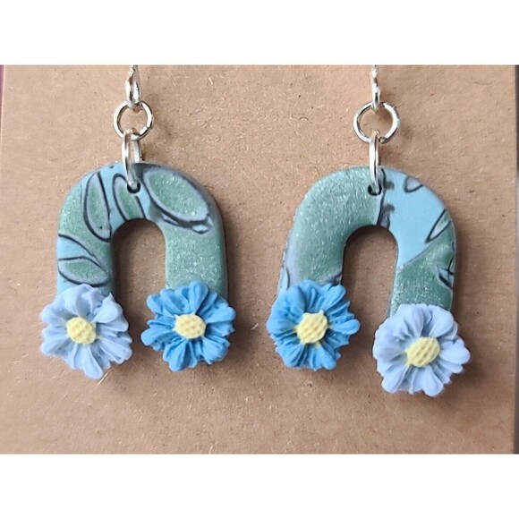 Polymer Clay Blue Floral Dangling Pierced Earrings New - Picture 3 of 10